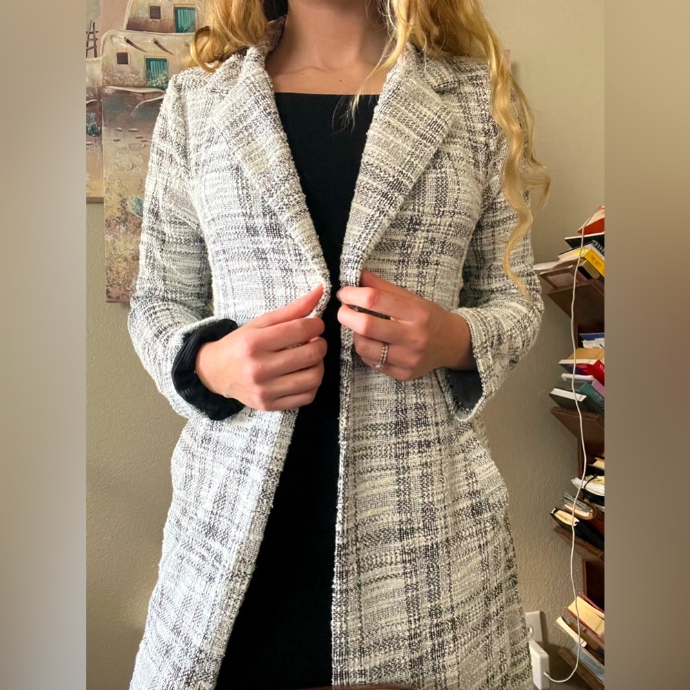 Lovely linen/cotton-like blazer